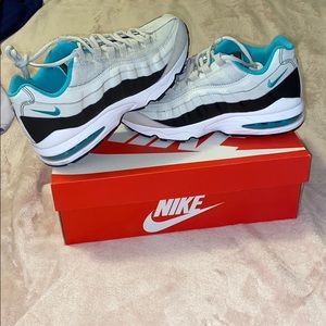 Women’s Nike AirMax ‘95